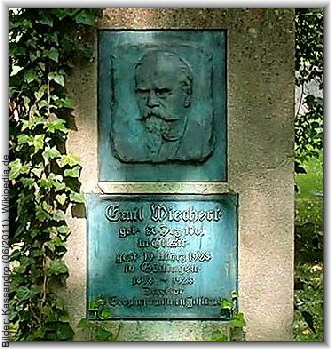 Bilder: Kassandro (06/2011), Wikipedia.de